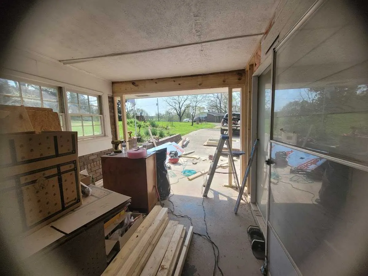 Air movers and dehumidifier for Water Mitigation Services in Sky Lake